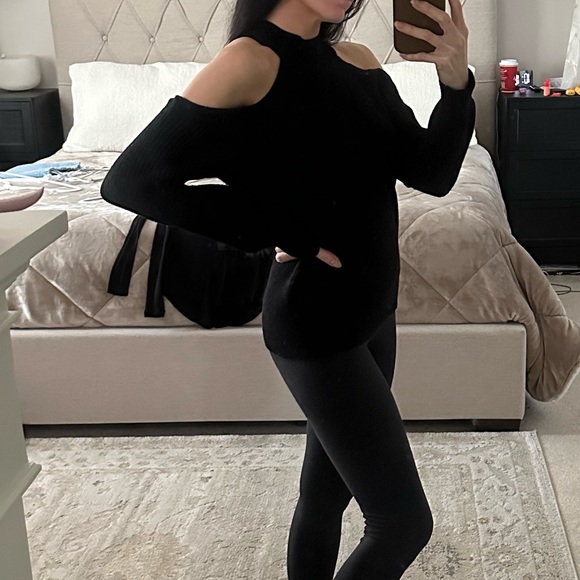 ASTR The Label Open Shoulder Knit Sweater - New! - Picture 4 of 4